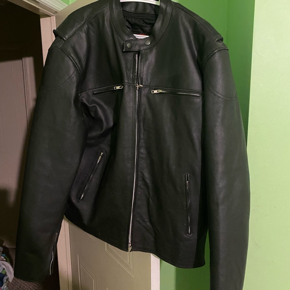 Leather jacket - Picture 2 of 3